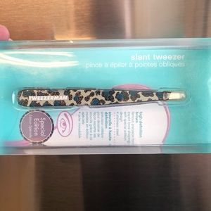 Tweezerman - Slant Tweezer Special Edition 🤍💗💛